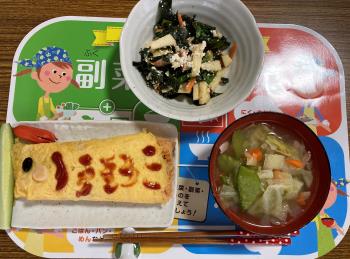 本渡北　小学生料理教室（鯉のぼりオムライス、ヘルシーサラダ、スープ）